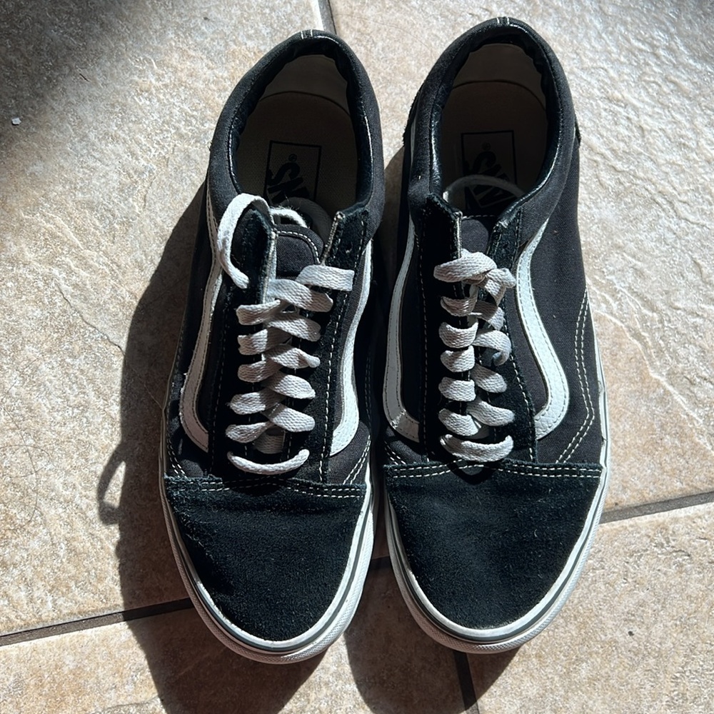 Vans - Picture 2 of 5
